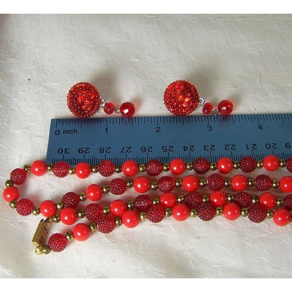 Vintage Jewelry Set Ruby Red Berry Necklace and Earrings - Picture 6 of 7